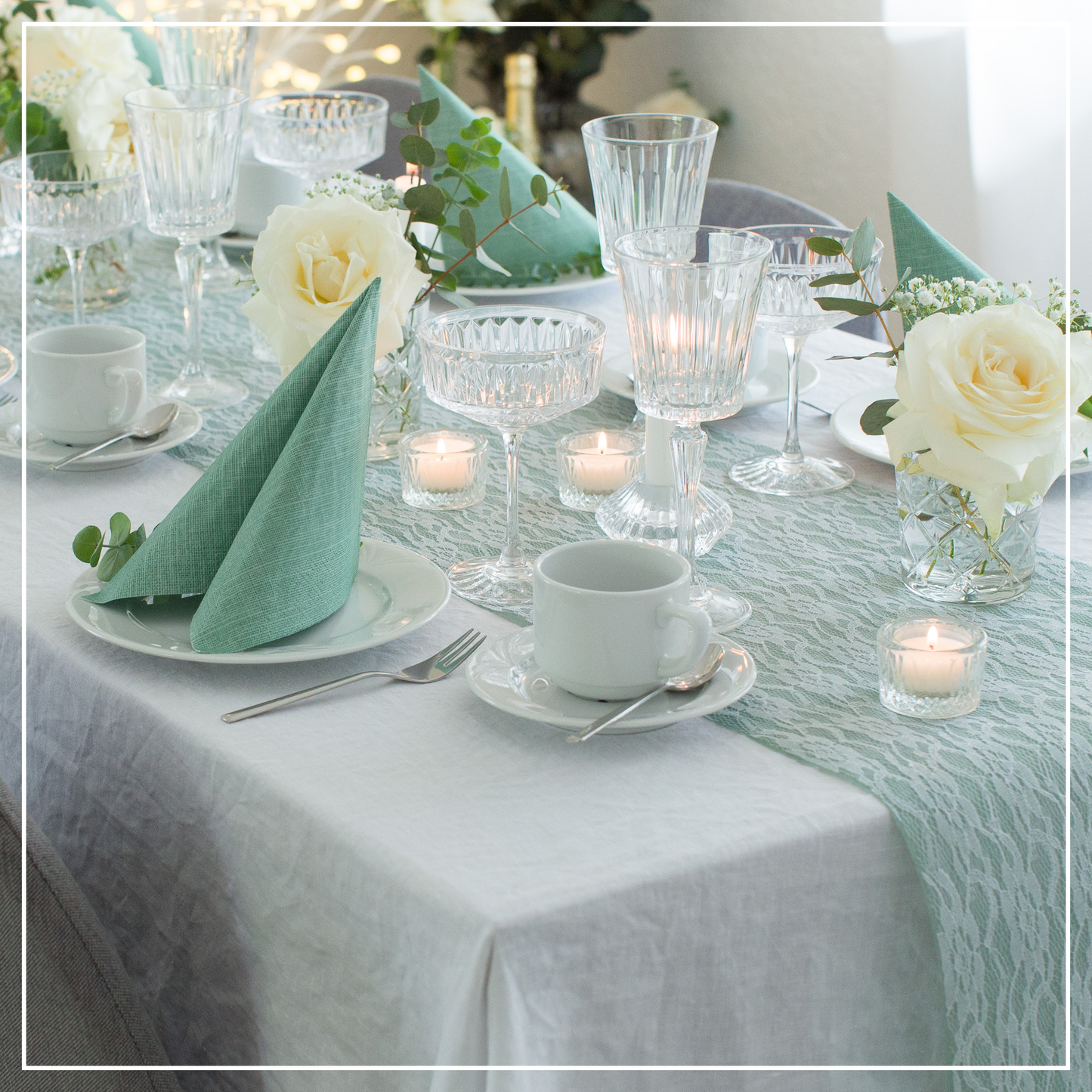 Tischdeko Set in Eukalyptus Grün und Weiß, breite Spitze