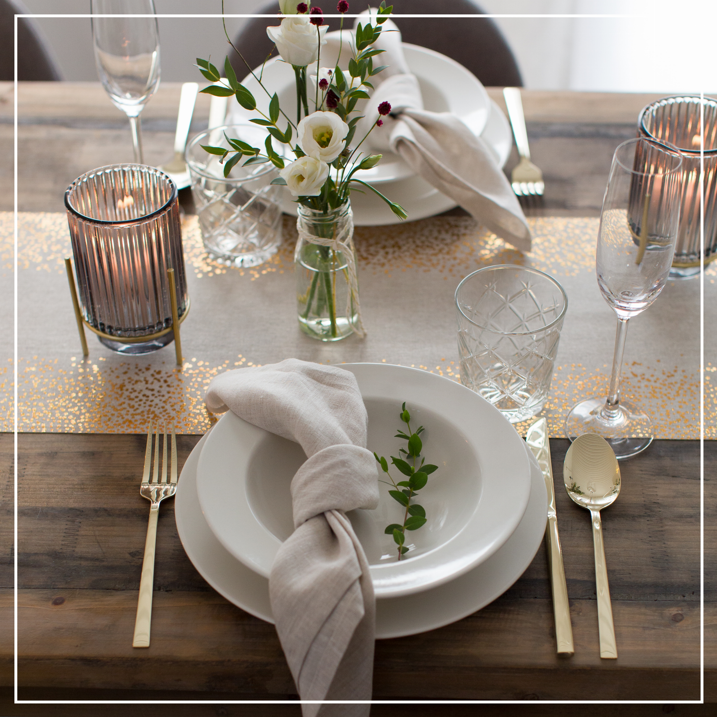 Tischläufer Natur mit goldenen Punkten