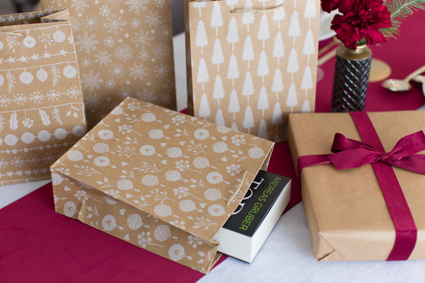 Geschenktüten für Weihnachten, 12 Stück in Weiß