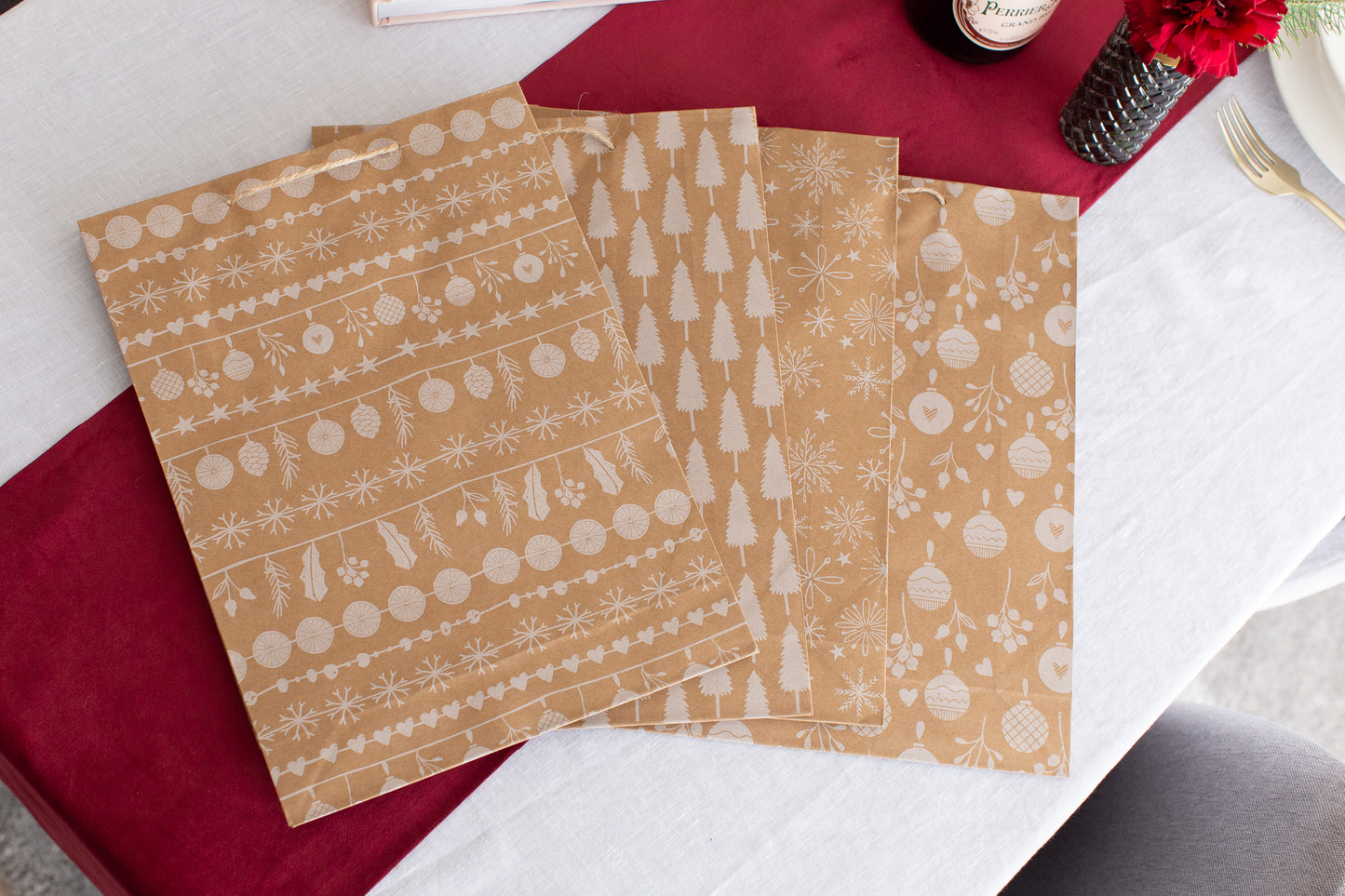 Geschenktüten für Weihnachten, Groß, 12 Stück in Weiß