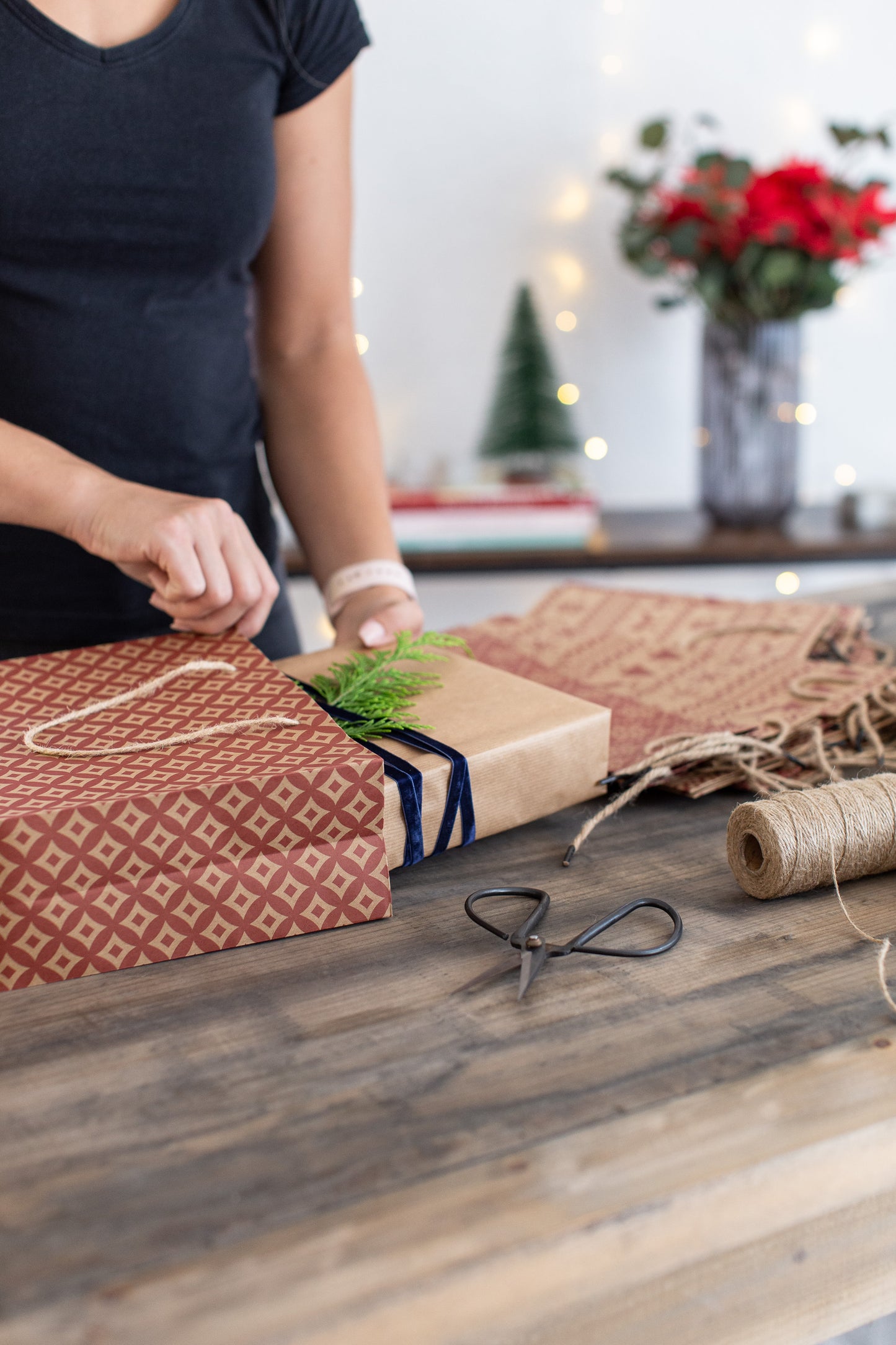 Geschenktüten für Weihnachten, Groß, 12 Stück in Rot