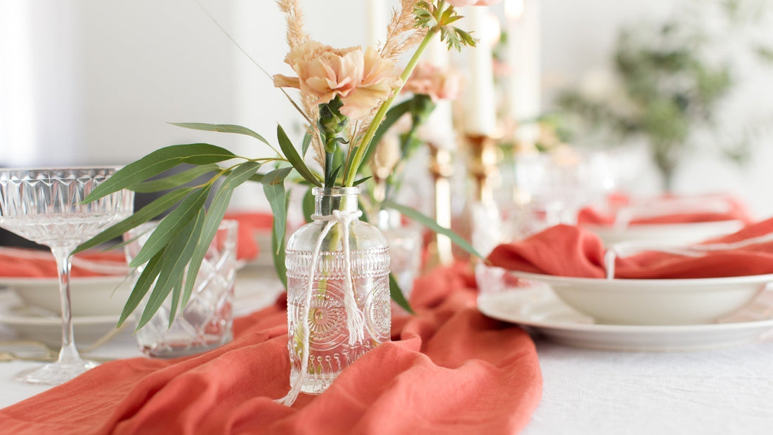 Sommerhochzeit: 3 einfache Ideen für sommerliche Tischdeko mit natürlichem Look