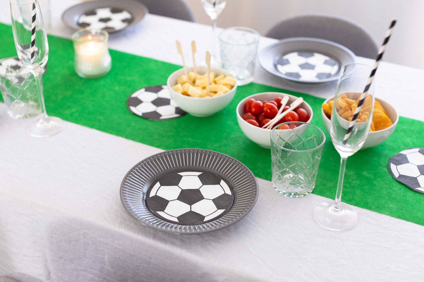 20 Servietten Fußball, rund