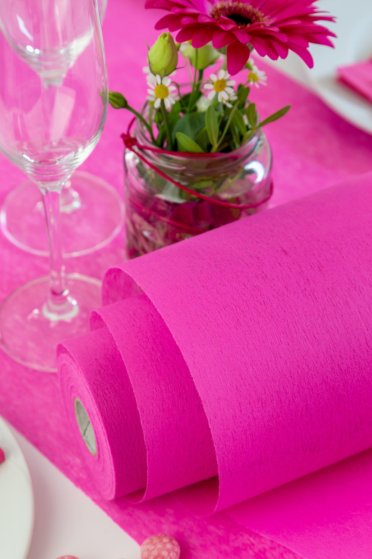 Vlies-Tischläufer Pink online bestellen